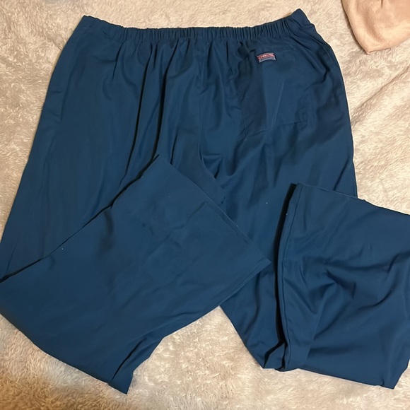Cherokee Workwear Scrub set: Size Large in dark blue color - Picture 4 of 6